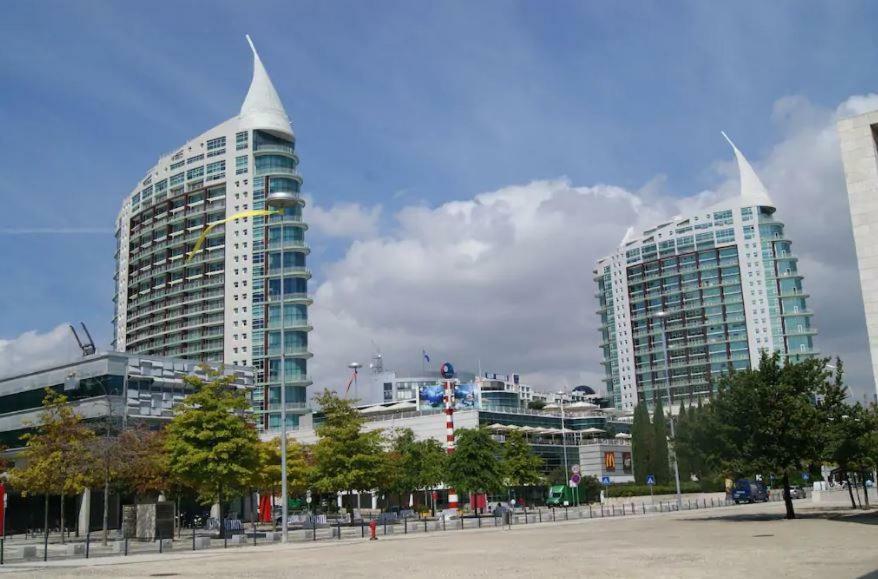 Beautiful And Magnific Yacht Hotel Lisbon Exterior photo